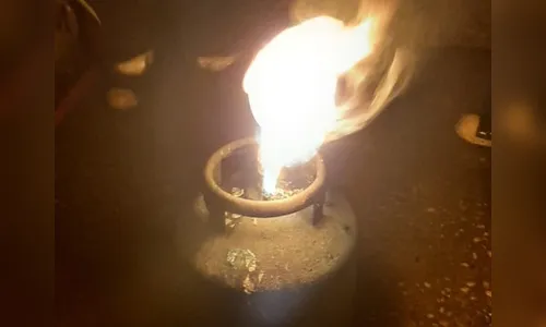Botijão de gás causa princípio de incêndio em padaria de Apucarana