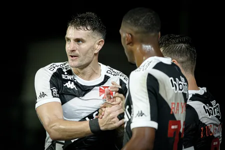 Vegetti vive boa fase no Vasco
