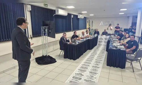 Vereador apresenta na Acia lei que desburocratiza documentos no comércio