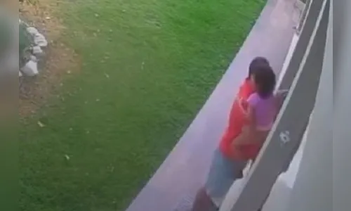 Vídeo mostra empresário se despedindo da família pouco antes de morrer