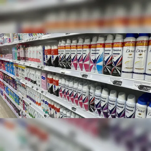 Homem é flagrado furtando desodorantes em supermercado de Arapongas