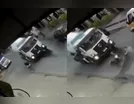 Jovem cai de bicicleta e é atropelado por caminhão; veja vídeo