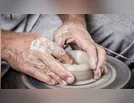 Arte em grupo ajuda a tratar ansiedade e depressão em idosos, diz estudo