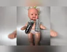 Bebê reborn traficante? Boneca cheia de drogas é pega pela polícia