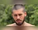 Zé Felipe parece abalado em entrevista sobre término com Virgínia