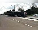 Motorista fica ferido após colisão entre caminhão e carro em Ivaiporã