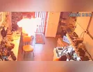 Vídeo mostra celular explodindo nas mãos de técnico; assista