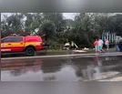 Colisão frontal entre Palio e Ford Cargo deixa três mortos na BR-470