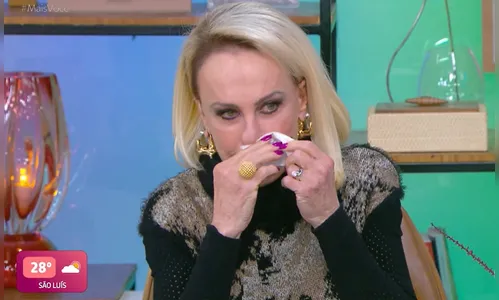 A apresentadora voltou ao programa nesta segunda-feira (09)