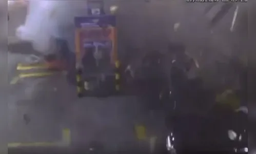 Carro explode em posto de combustíveis mata homem no RJ; assista