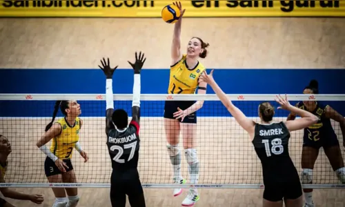 Seleção feminina de vôlei sofre, mas vence combate contra o Canadá