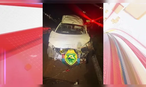 Jovem fica ferida após carro capotar na PR-444 em Arapongas