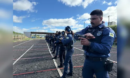 GCM de Apucarana participa de instrução de tiro no 10º BPM