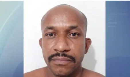 Ainda conforme a polícia, o suspeito também teria abusado sexualmente da ex-esposa com quem estava separado há alguns meses.