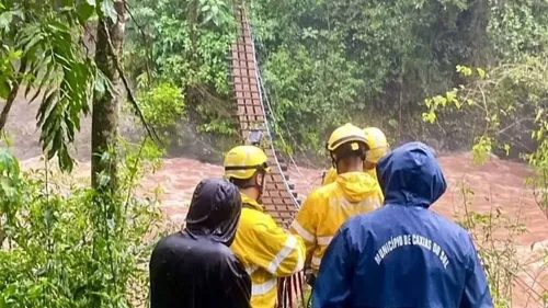 Além das três mortes já confirmadas, há uma pessoa desaparecida desde terça-feira (17)