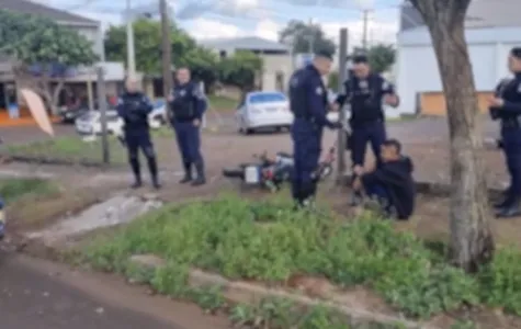 Ao receber o sinal de abordagem, o piloto evadiu-se por algumas quadras, até sofrer a queda.