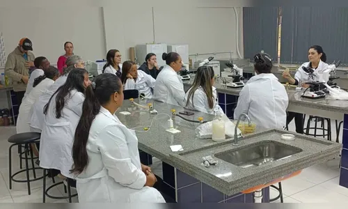 IFPR forma alunos na fabricação de produtos de limpeza em Ivaiporã