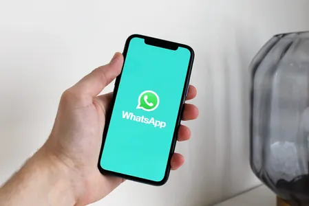 Apucarana divulga números de WhatsApp para falar com a administração