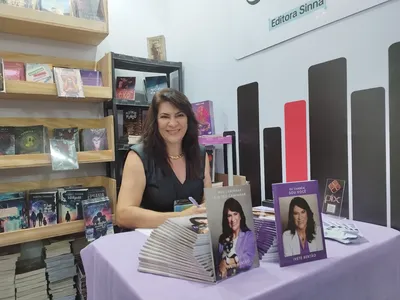 Apucaranense representa cidade na Bienal do Livro do Rio de Janeiro