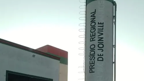 As autoridades informaram ainda que, em relato, a vítima sofria abusos desde dos dez anos de idade
