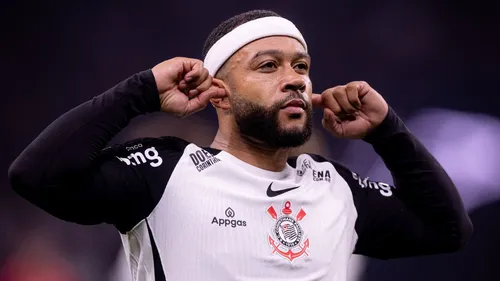 Atacante holandês tenta retomar boa fase após críticas da Fiel