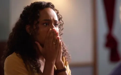 Bia leva Beatriz para o hospital e alerta Clarice e Beto