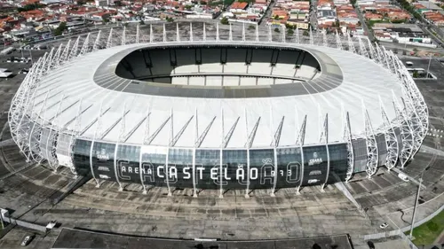 Bola rola na Arena Castelão, em Fortaleza