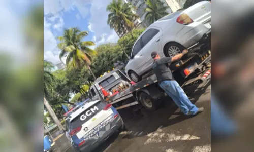 Casal pede corrida de aplicativo e rouba carro do motorista em Maringá