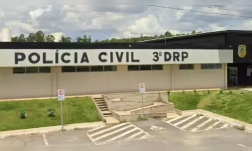 Homem é assassinado a facadas ao sair de casa para ir à igreja