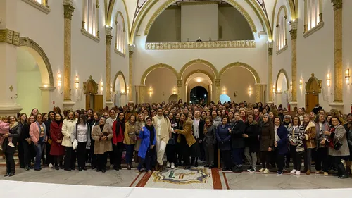 Centenas de mulheres da cidade e da região estiveram presentes