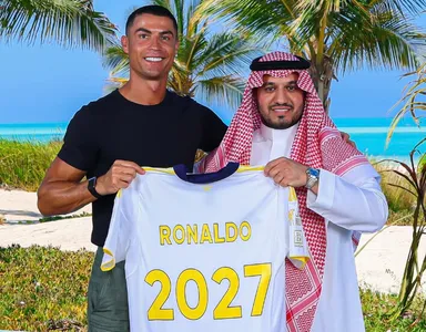 Cristiano Ronaldo seguirá no Al-Nassr até 2027; clube saudita anunciou a renovação nesta quinta-feira