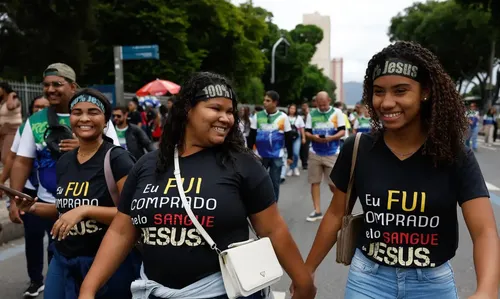 De acordo com o levantamento, há uma predominância de jovens e mulheres entre os evangélicos
