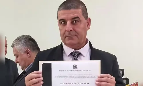 Vereador é flagrado pedindo rachadinha a assessor: 