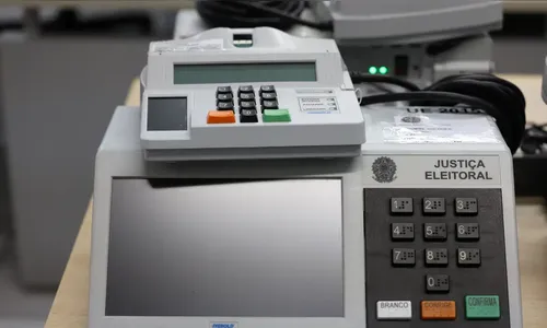 Eleitores de três cidades vão às urnas para escolher prefeito e vice