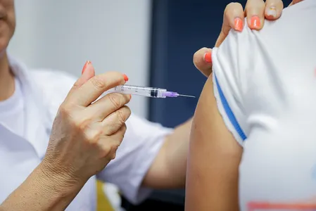 Foram registradas 3.101.900 doses aplicadas no Paraná
