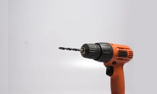 Idoso perde mais de R$ 1 mil ao tentar comprar furadeira com golpistas