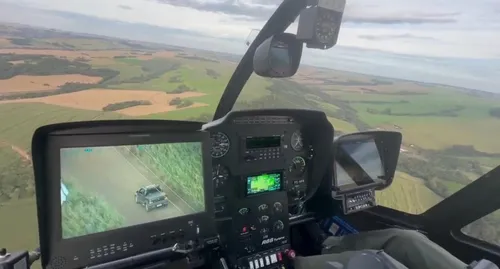 Helicóptero deu apoio na operação