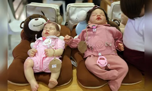 Homem é preso após agredir criança que pensava ser “bebê reborn”