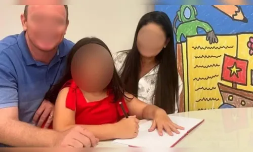 Engenheiro esfaqueia filha de 7 anos enquanto criança dormia