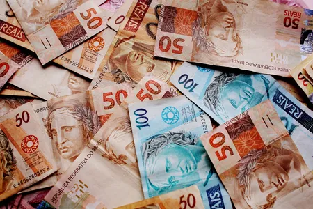 Houve 327 apostas com 14 acertos