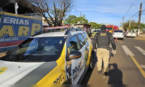 Colisão entre carro e moto deixa pai e filho feridos em Apucarana