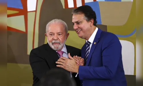 Lula anuncia R$ 400 milhões extras após cortes em universidades