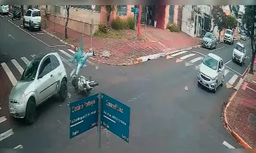 Vídeo mostra acidente que resultou em colisão contra muro em Apucarana