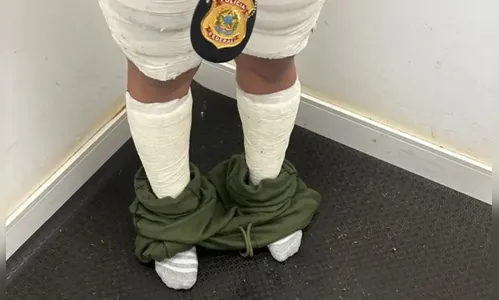 Mulher é presa em aeroporto do PR com cocaína amarrada às pernas