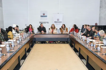 Nesta segunda-feira (16), lideranças religiosas participaram de uma reunião de alinhamento no Palácio Iguaçu para debater a importância do engajamento das instituições na campanha e na promoção da cultura da paz.
