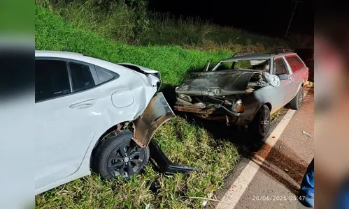 Acidente com carro parado na pista deixa adolescente morta no PR