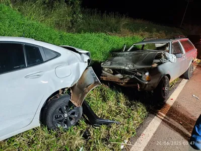 O acidente aconteceu na madrugada desta sexta-feira (20), na PR-498 em Floraí