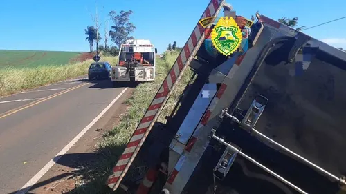 O acidente aconteceu por volta das 10h20 de segunda-feira