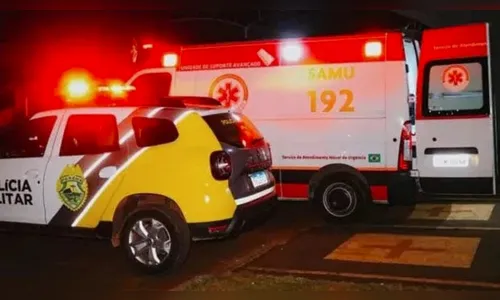 Mulher fica ferida após colisão entre carro e moto em Apucarana