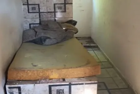 O homem estaria preso por um tempo certamente considerável